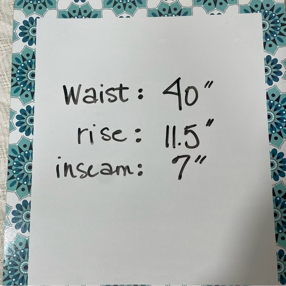 Lane Bryant Denim Mid-Rise Girlfriend Short Flex Magic Waistband Size 16 - Picture 10 of 10